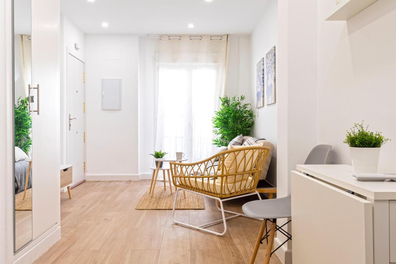 Malgi Apartment - Malaga City Centre Eksteriør billede